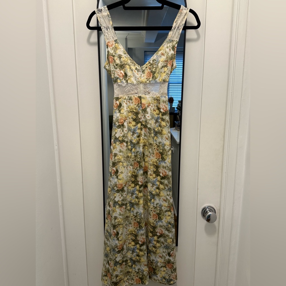 Danielle Bernstein (WeWoreWhat) Floral Midi Dress 💐